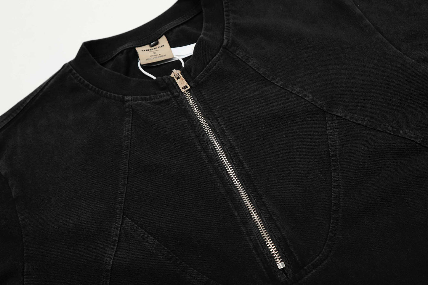 ビッグシルエット・ヘビーコットン・ジップ付きTシャツ