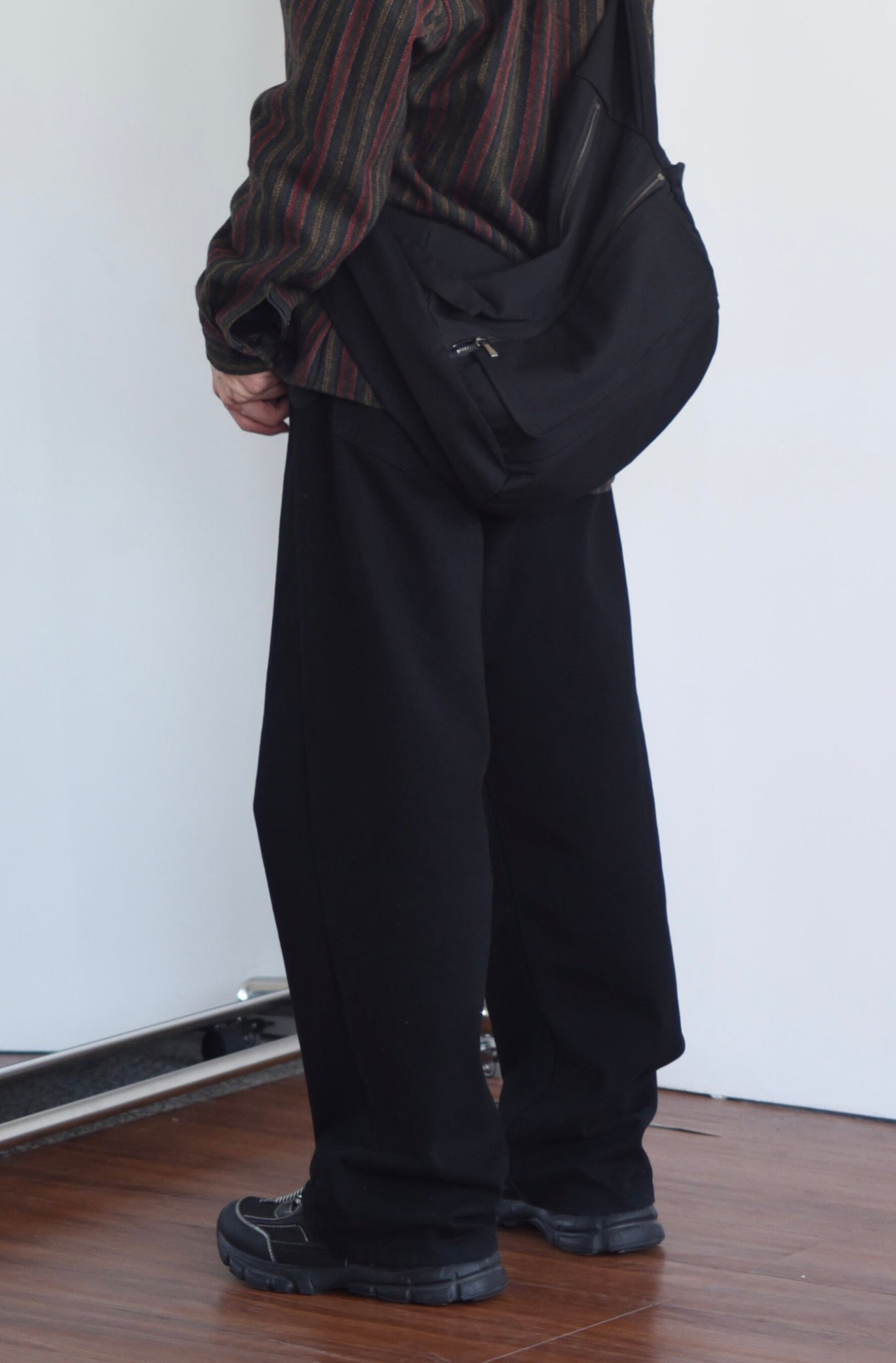 無地ストレートパンツ