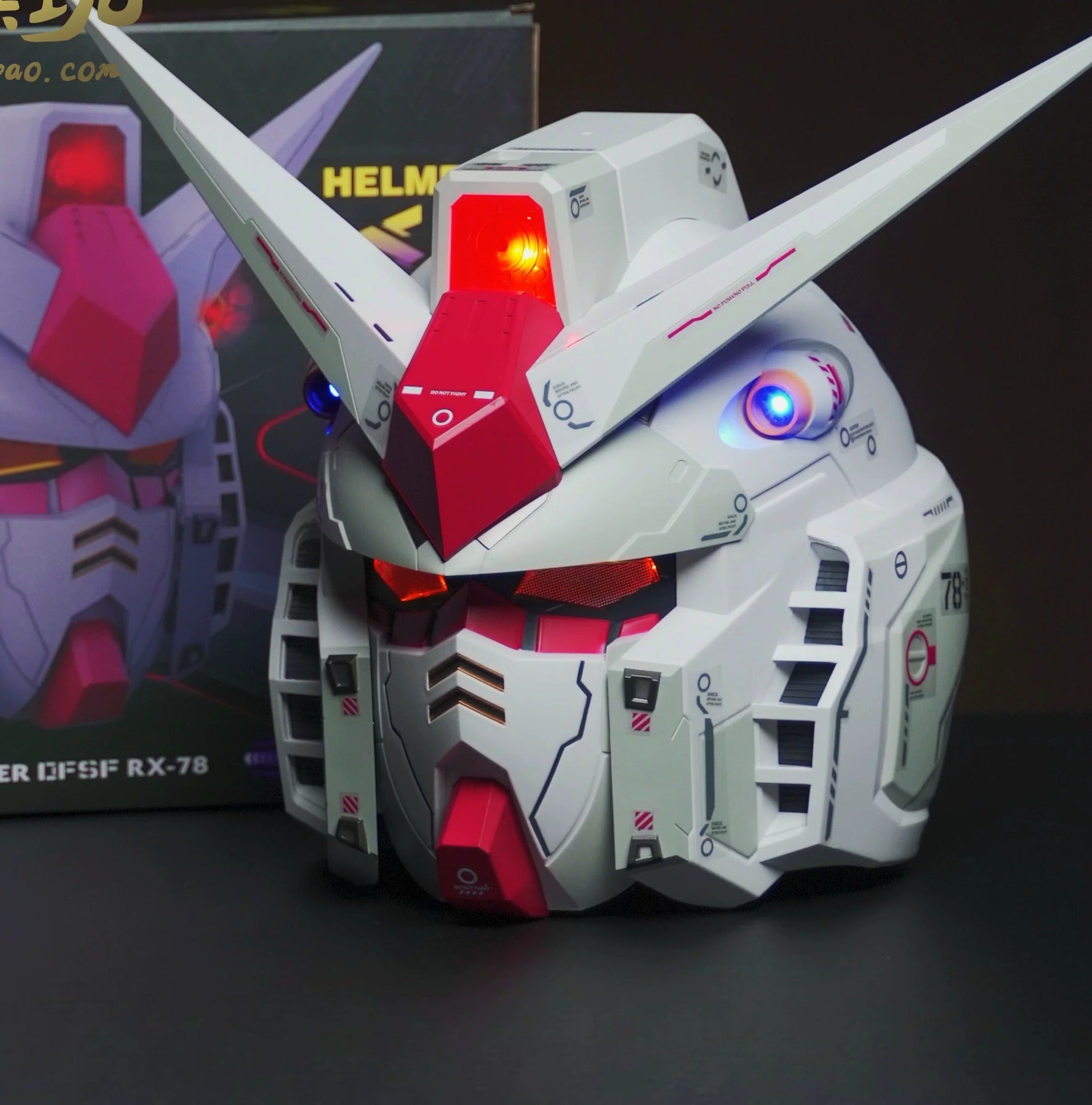 RX-78 style light-up mecha helmet with gift box