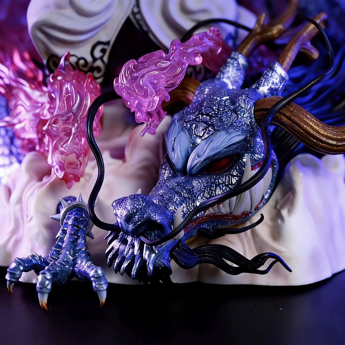 Roronoa Zoro King of Hell statue dragon effect detail